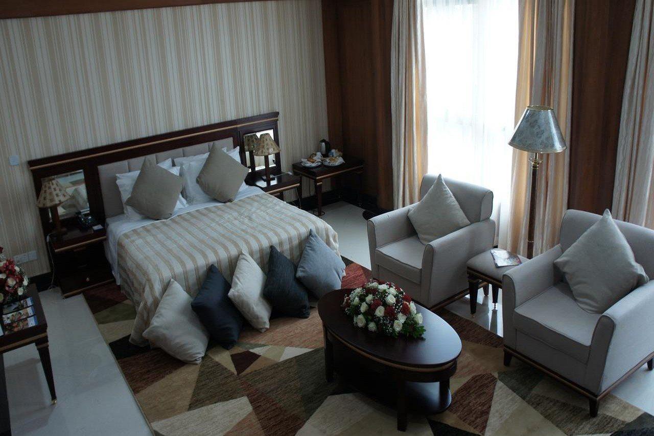 Peacock Hotel Dar es Salaam Buitenkant foto