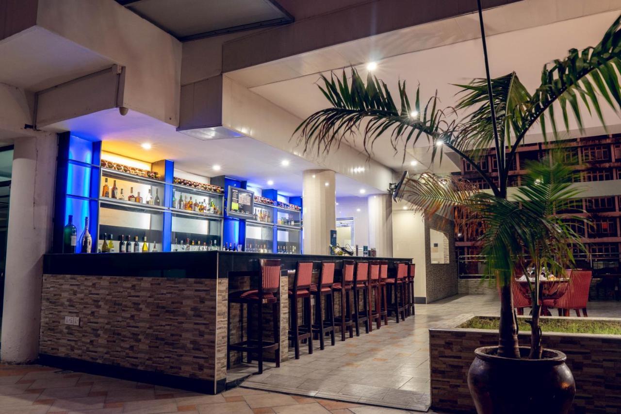 Peacock Hotel Dar es Salaam Buitenkant foto