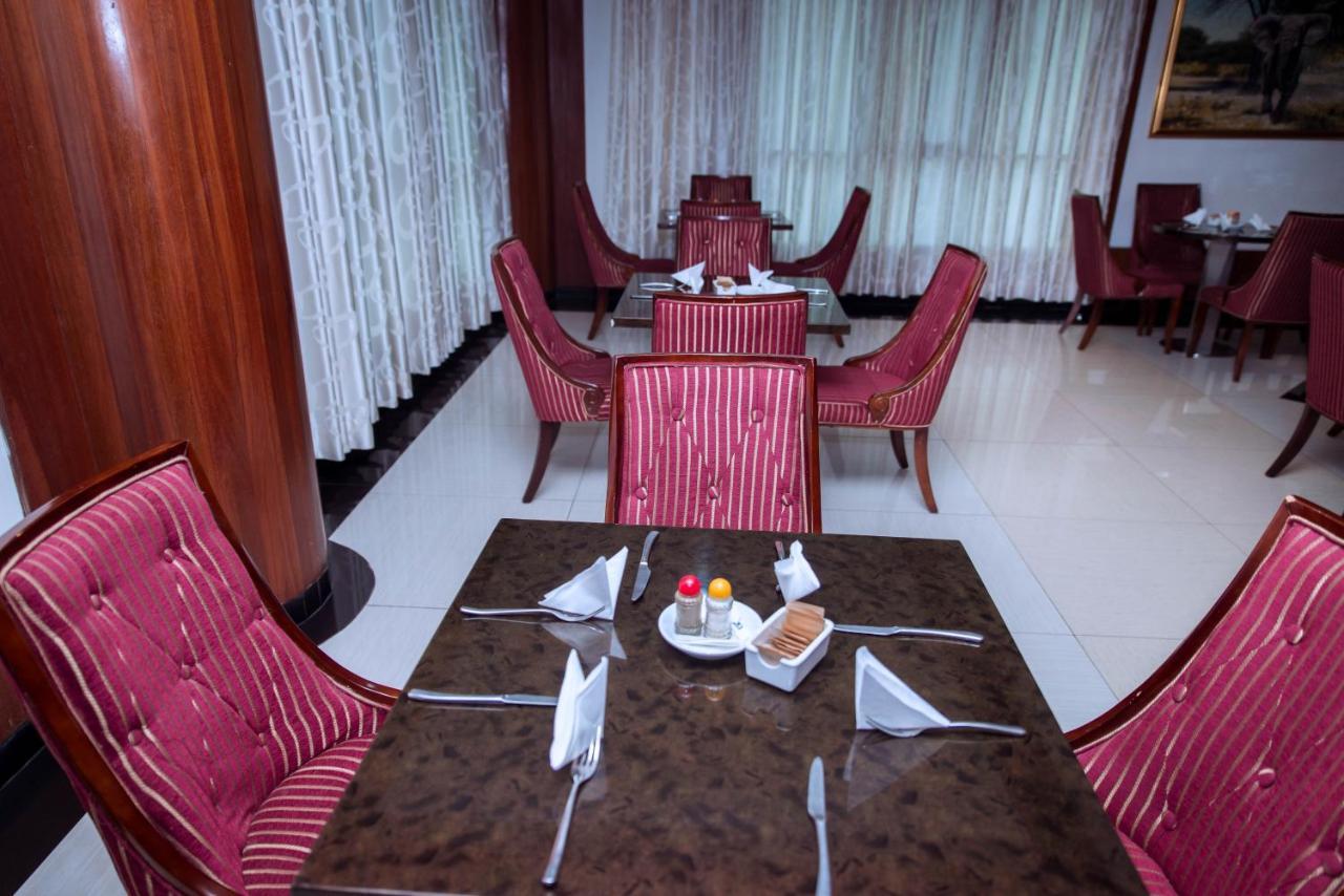 Peacock Hotel Dar es Salaam Buitenkant foto