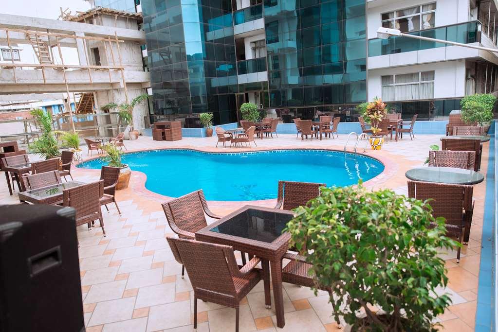 Peacock Hotel Dar es Salaam Buitenkant foto