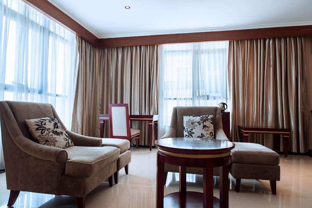 Peacock Hotel Dar es Salaam Buitenkant foto