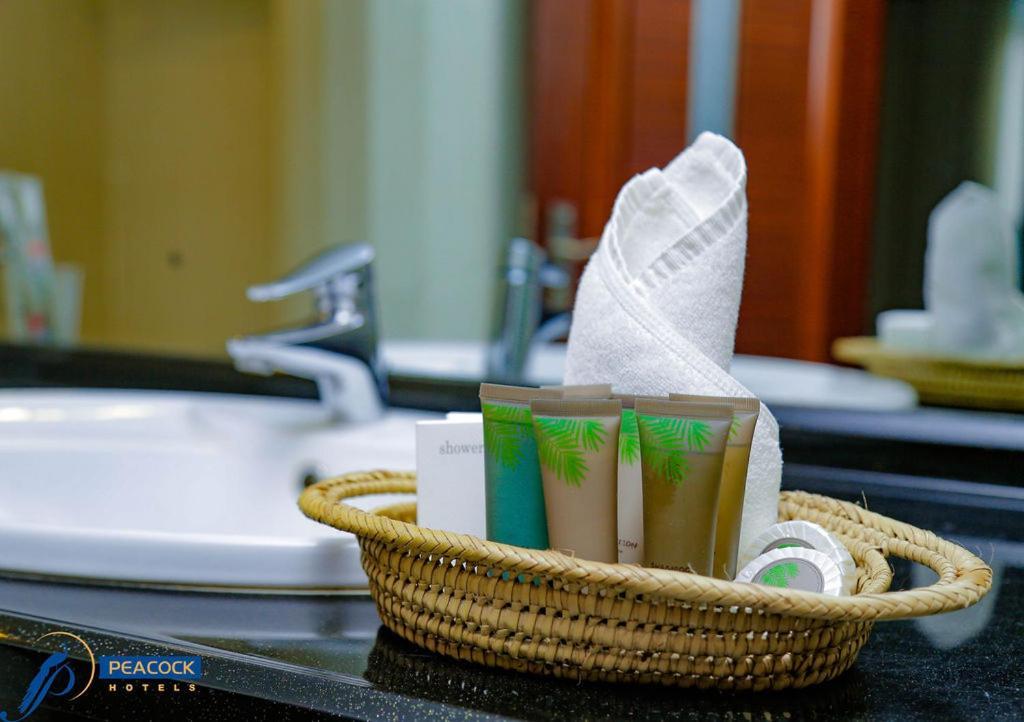 Peacock Hotel Dar es Salaam Buitenkant foto
