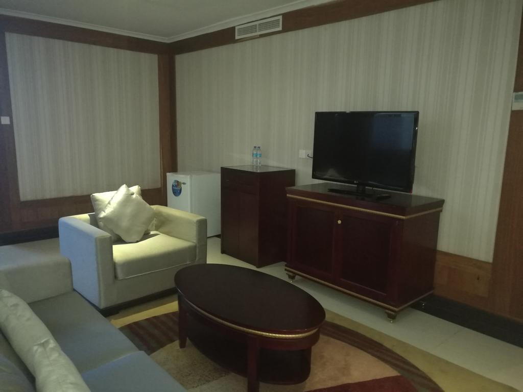 Peacock Hotel Dar es Salaam Buitenkant foto