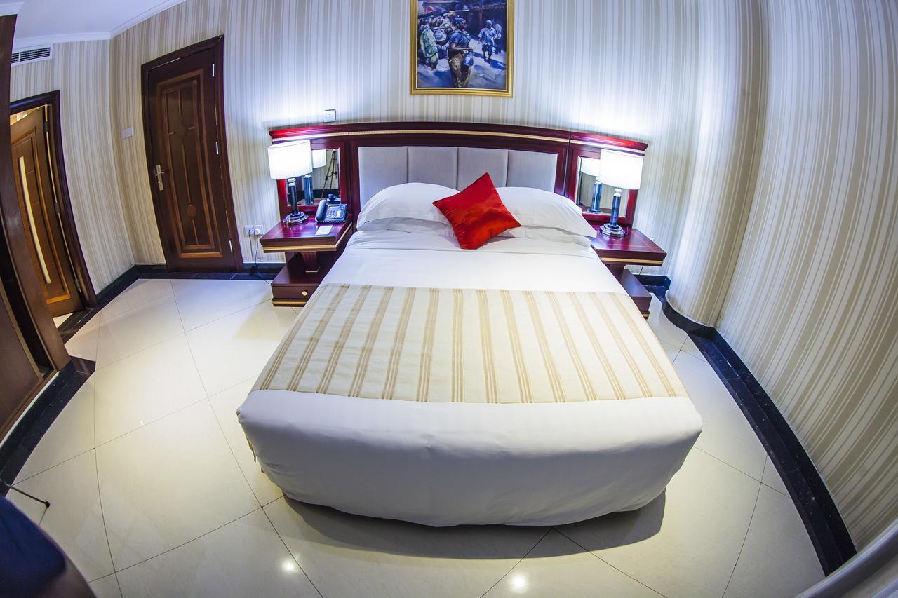 Peacock Hotel Dar es Salaam Buitenkant foto