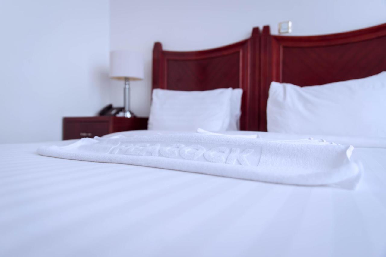 Peacock Hotel Dar es Salaam Buitenkant foto